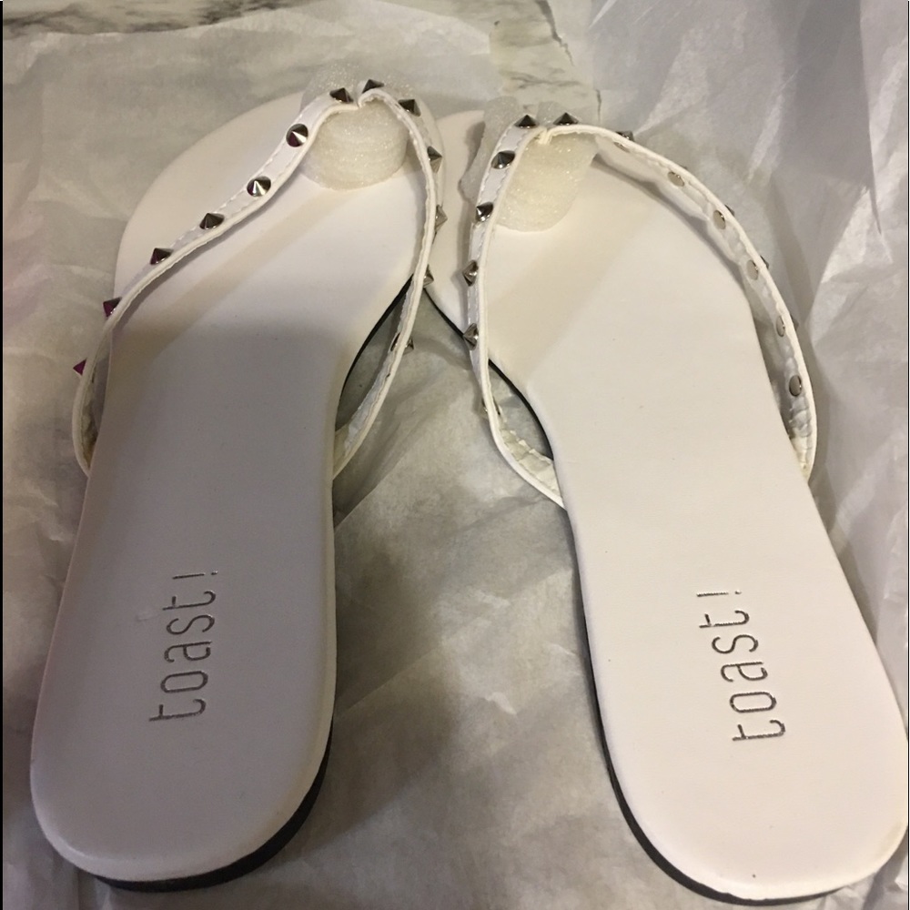 Toast white thong sandals with silver studs / flat